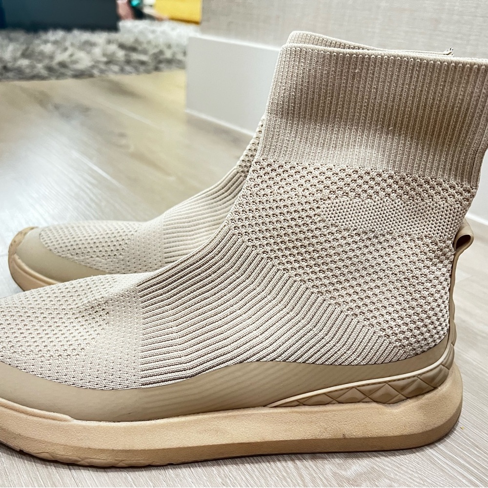 Zara Beige Knit High-Top Sneakers size 10 Women